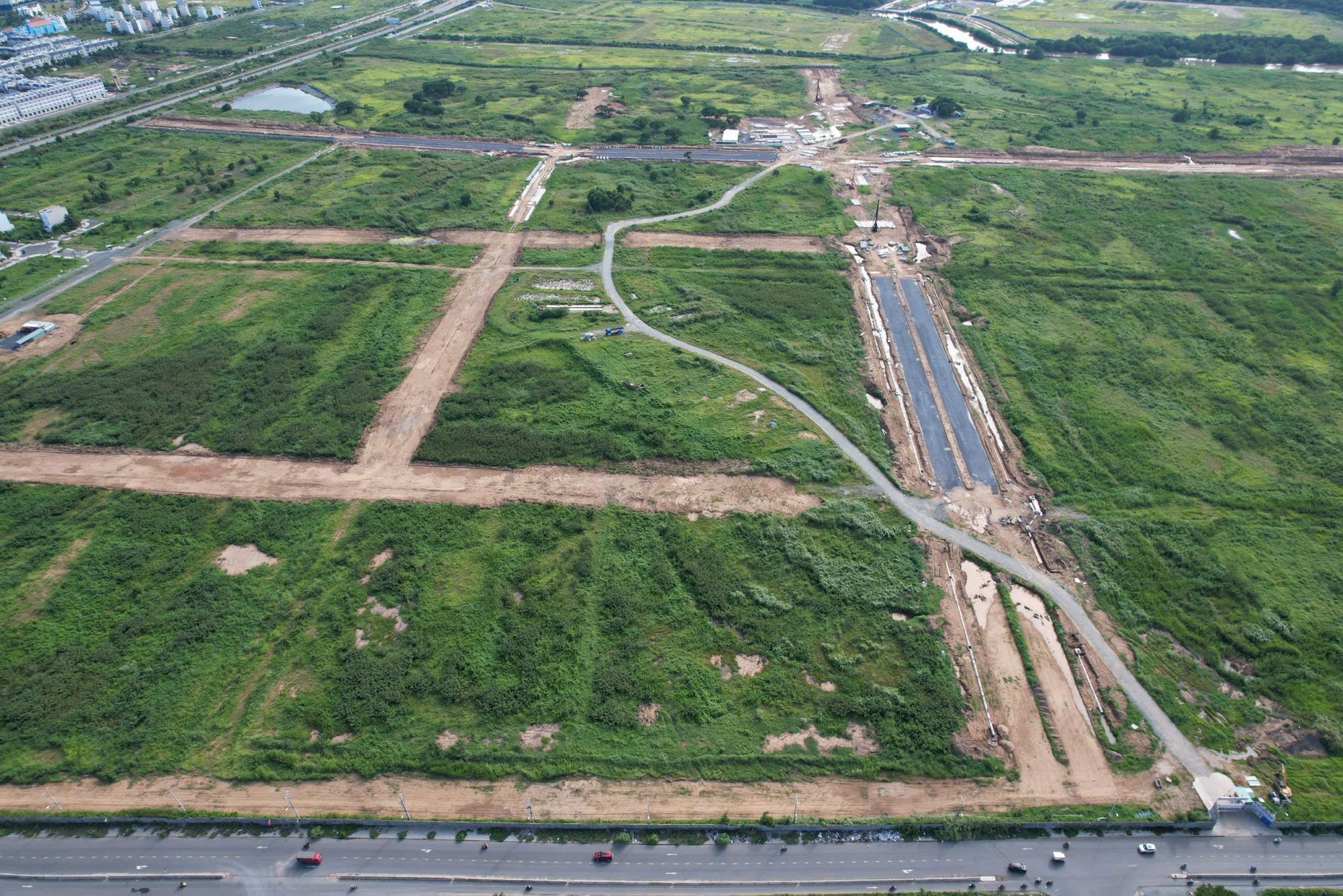 Dự thảo Luật Đất đai sửa đổi đang thu hút sự chú ý đặc biệt khi đưa ra nhiều thay đổi đáng kể liên quan đến quy định về định giá đất. Ảnh: Sơn Nhung