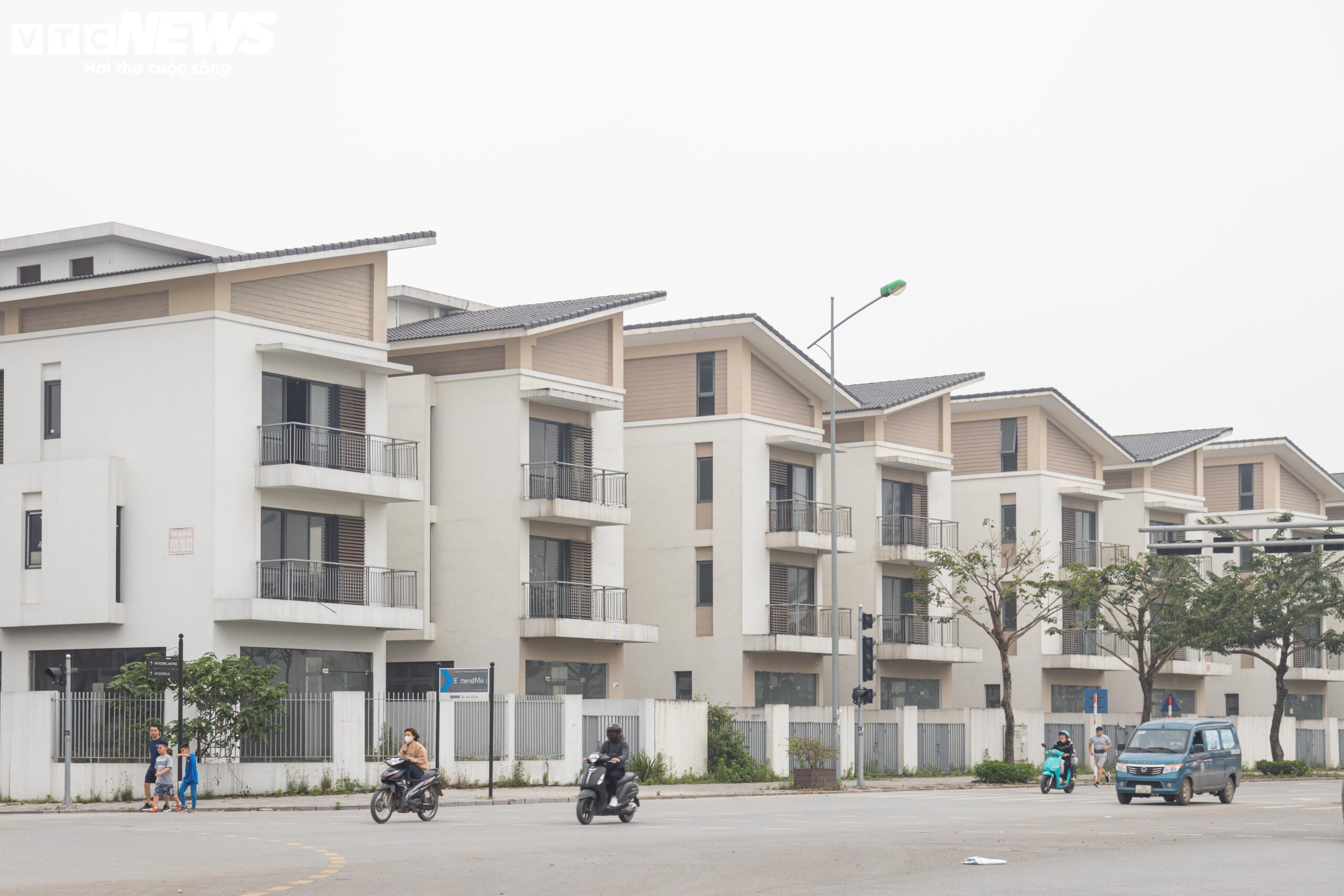 Các chuyên gia cho rằng mức thuế đề xuất áp với chuyển nhượng bất động sản đang quá cao.